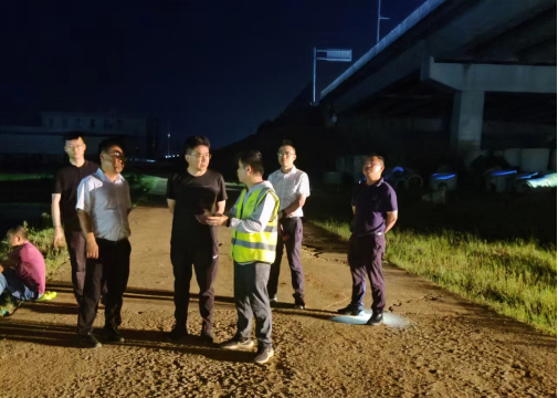 �������ձ���-ӭ��Ѵ������������ǰ�� -320.png